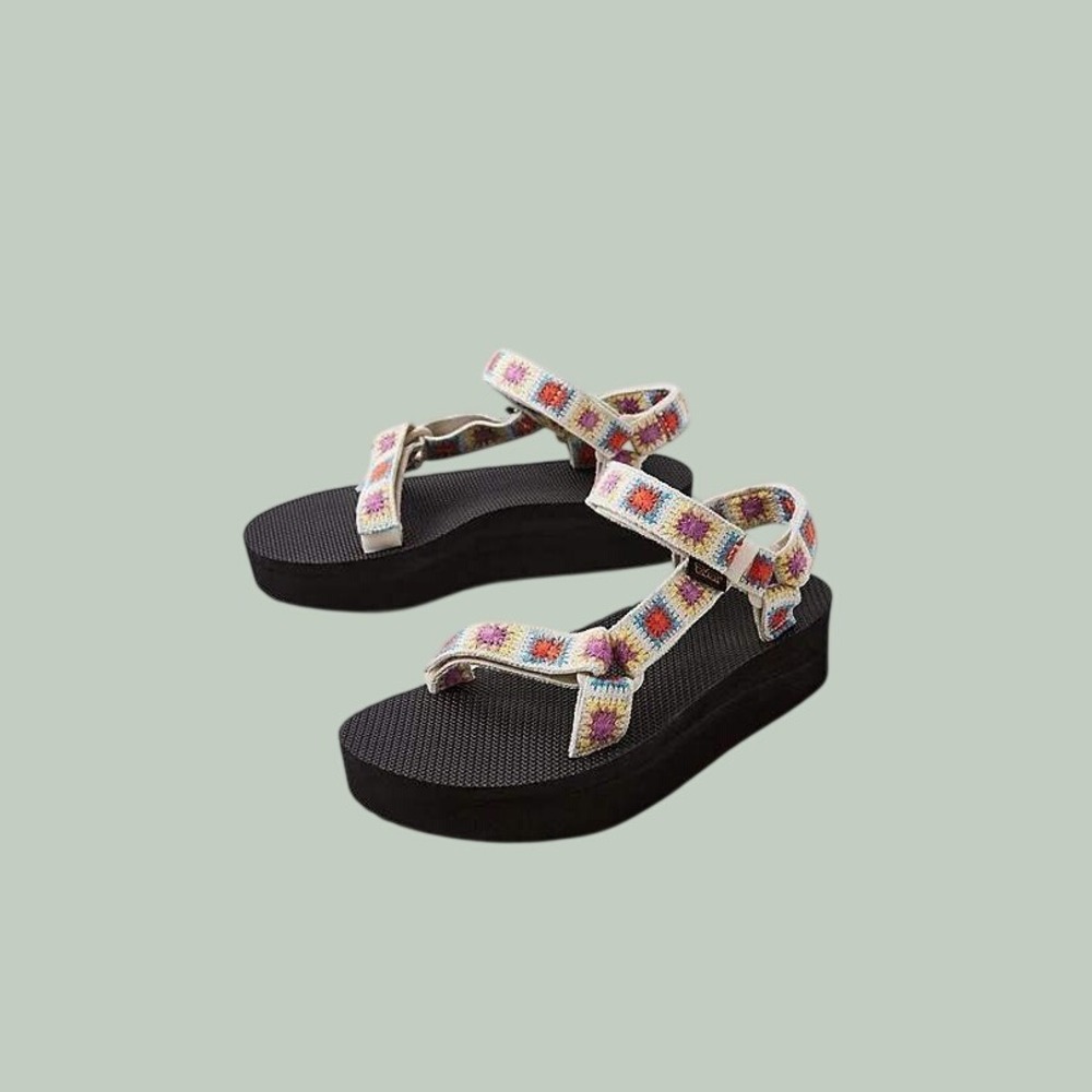 Teva Crochet Platform Universal Sandals Women's Size 7 NEW